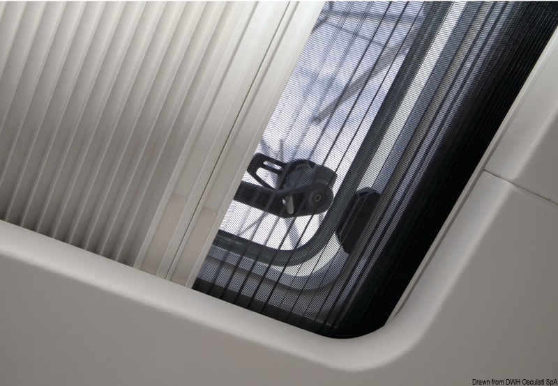 Pleated Screen x Lewmar 20W
